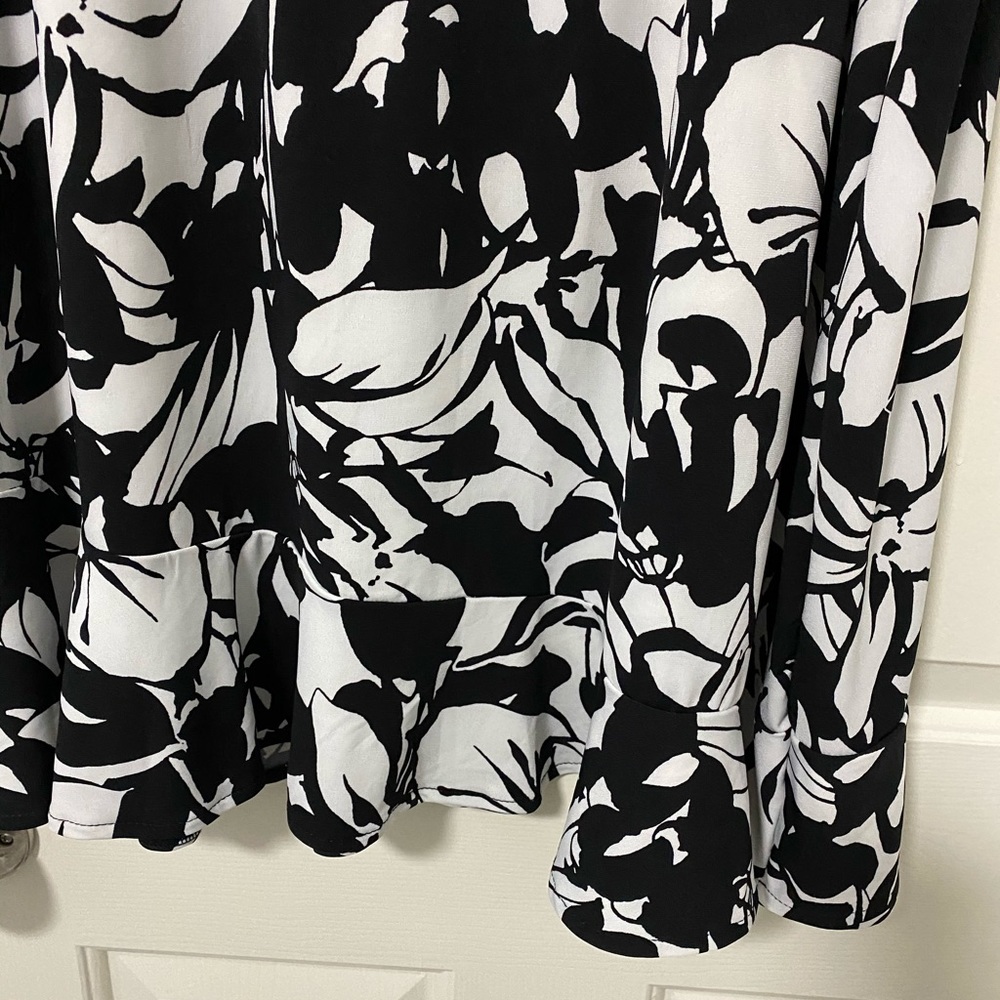Skirt - Picture 3 of 4